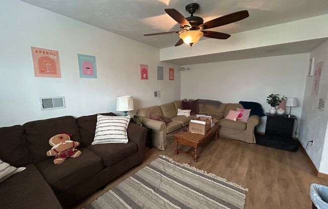1116 Lafayette - 4 Bed/4.5 Bath Townhouse Near WMU