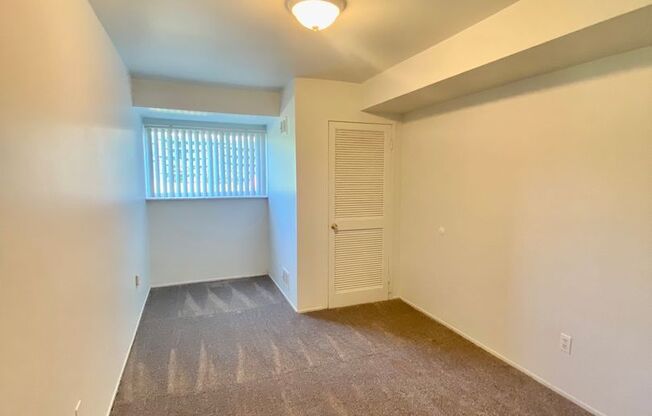 2 beds, 1 bath, 950 sqft, $1,295, Unit #111