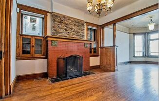 4Br Home Near West Warren Blvd in Chicago