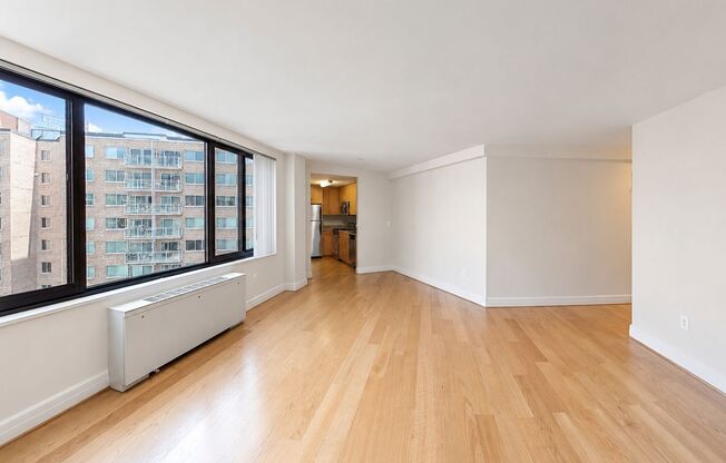 Studio, 1 bath, 470 sqft, $2,100