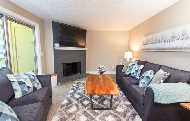 Beautifully Remodeled 3 Bed, 1.75 Bath Unit Available w/ Privacy in Fairwood!