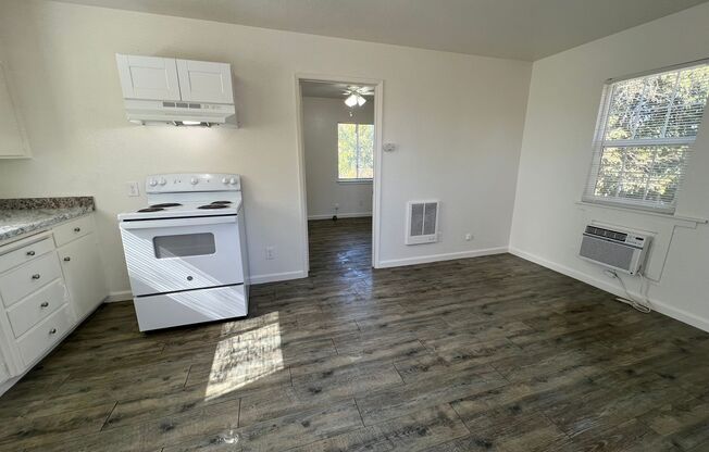 1 bed, 1 bath, 331 sqft, $925, Unit 13229 Le Grand Rd. #B