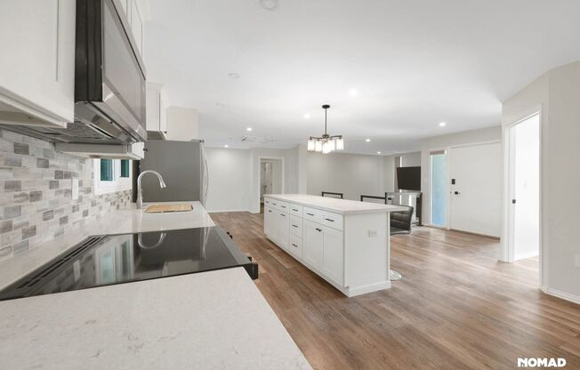 Spacious 5BR House in Glendale