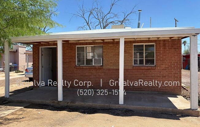 4542 E 20th