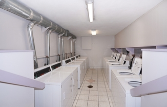 1 bed, 1 bath, 760 sqft, $2,400, Unit D76