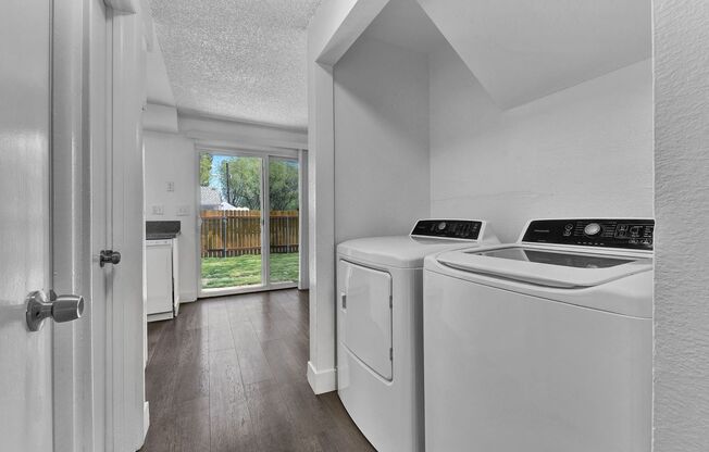 3 beds, 1.5 baths, 1,200 sqft, $1,750, Unit 5454-3
