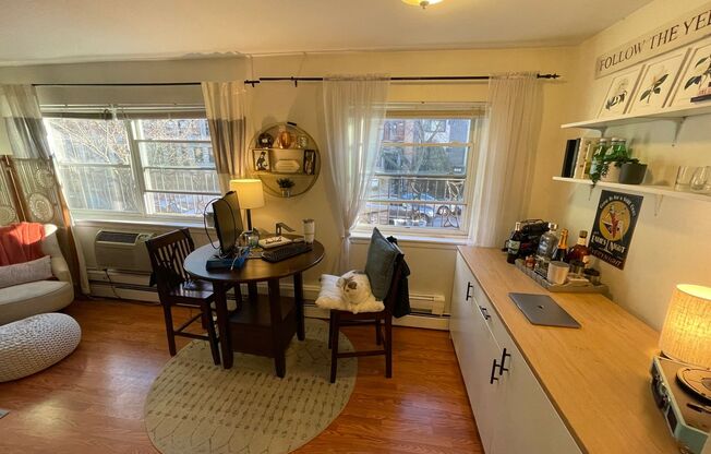 1 bed, 1 bath, $1,925, Unit 254