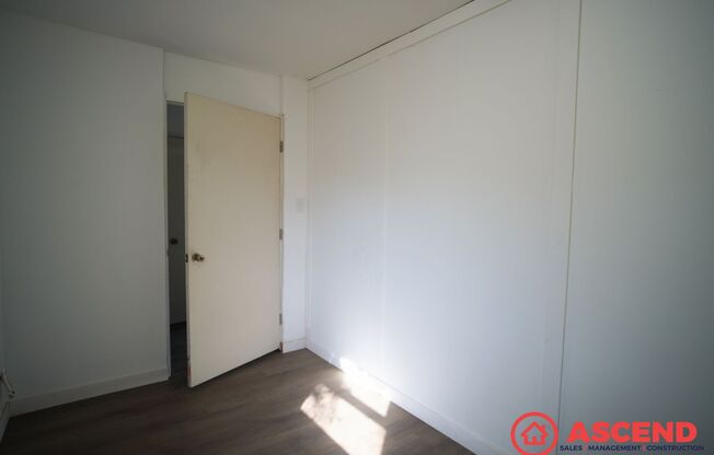 1 bed, 1 bath, 450 sqft, $850, Unit 214 Beardsley Ave #11