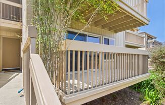 2 bedroom Kimberly Place Condo - Includes washer and dryer