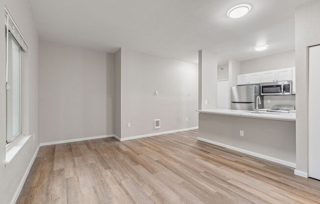 Studio, 1 bath, 360 sqft, $1,330, Unit 305