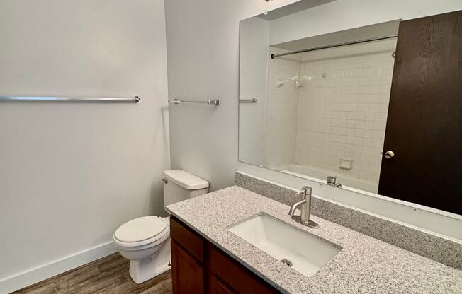 2 beds, 1 bath, 1,000 sqft, $1,295, Unit 617 Flint Rd. #6