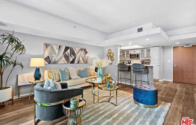 1 bed, 1 bath, 854 sqft, $4,750, Unit 627