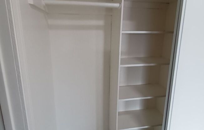 1 bed, 1 bath, $1,300, Unit 2501-15