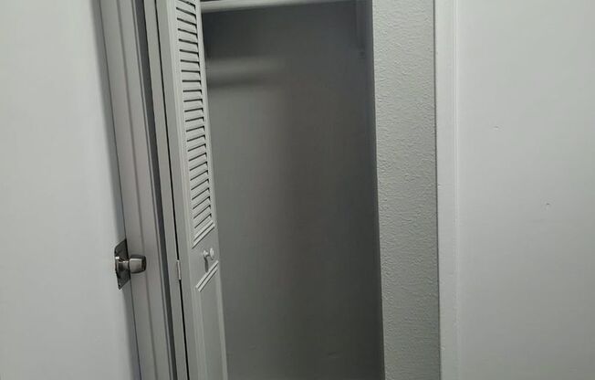 2 beds, 1 bath, 695 sqft, $1,250, Unit 505 D2