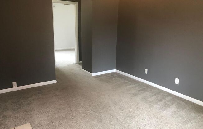 2 beds, 1 bath, 726 sqft, $1,600