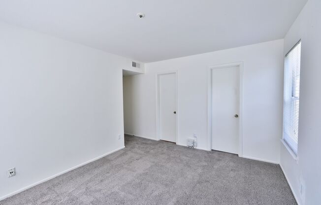 3 beds, 2 baths, 1,000 sqft, $1,940