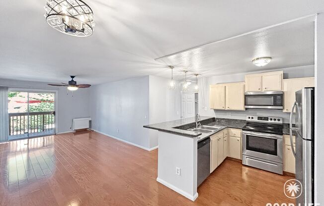 Beautiful 1BD/1BA W/ Reserved Parking and Community Pool in Mission Valley!