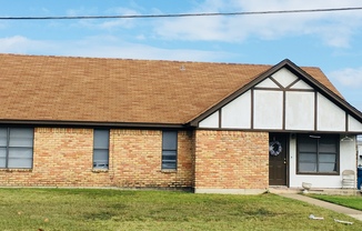 111 N LINDENWOOD LN