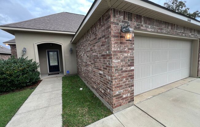 3 beds, 2 baths, $2,100