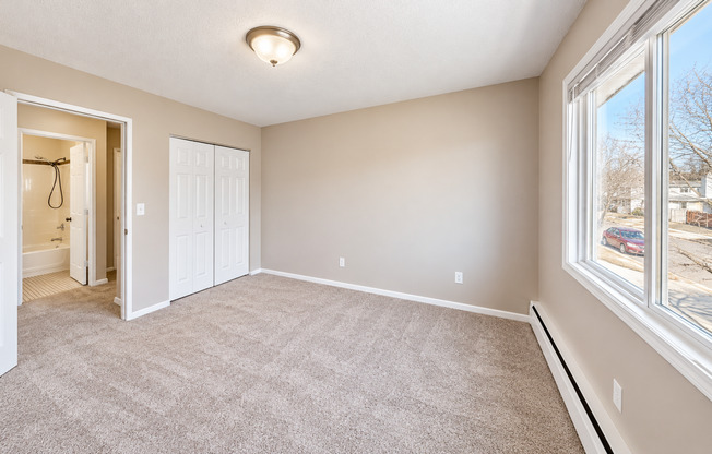 Welcome to Aldrich Apartments – Comfortable Living, Convenient Minneapolis Location!