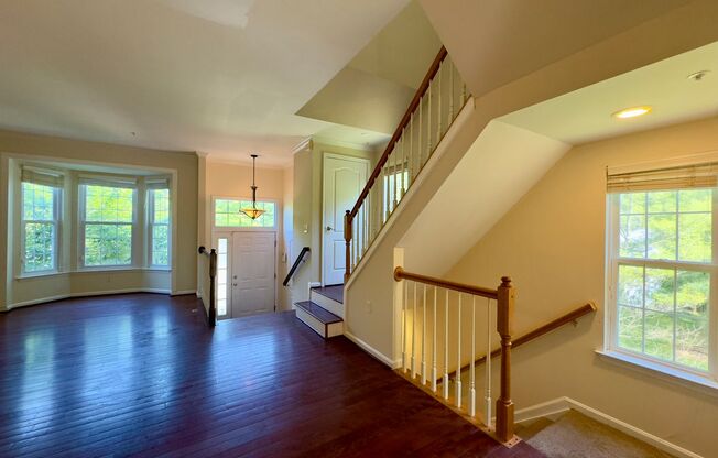 Beautiful 4 Bedroom Home in Foxridge - Randallstown!