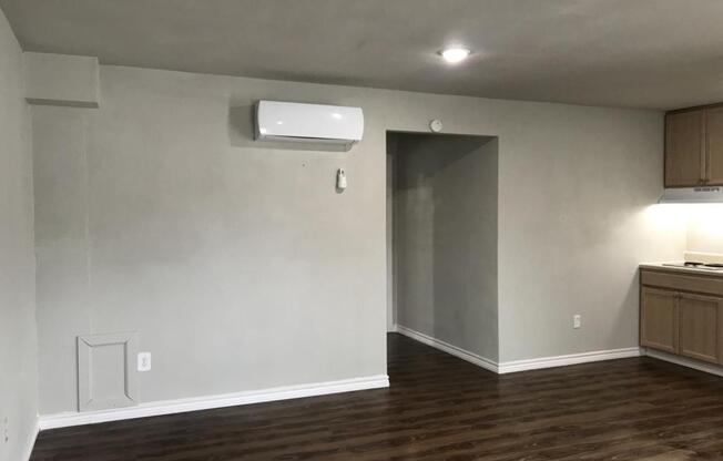 1 bed, 1 bath, 700 sqft, $799