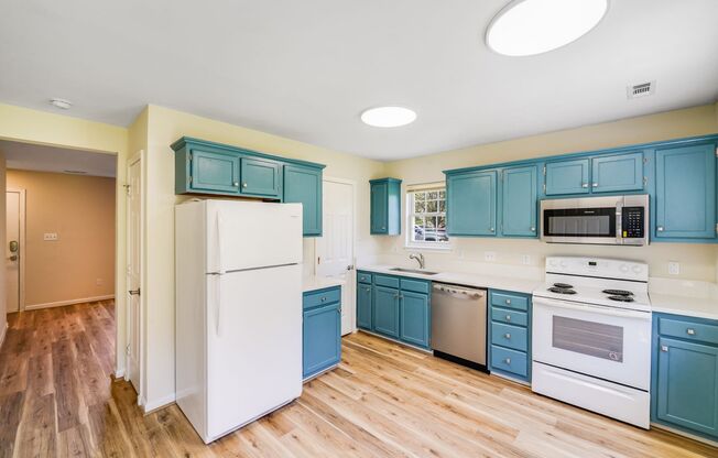 Colonial Village Gem – Cozy 2-Bedroom Duplex Minutes from South Park!