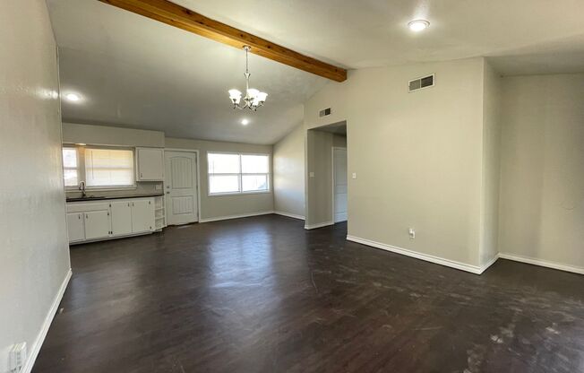 Pre-Leasing 4 bed 2 bath