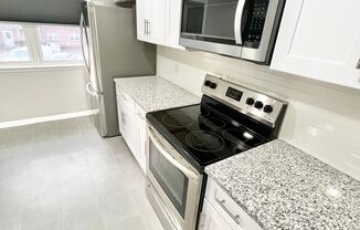 2 beds, 1 bath, $1,515, Unit 451 Frizzell Avenue Unit D R