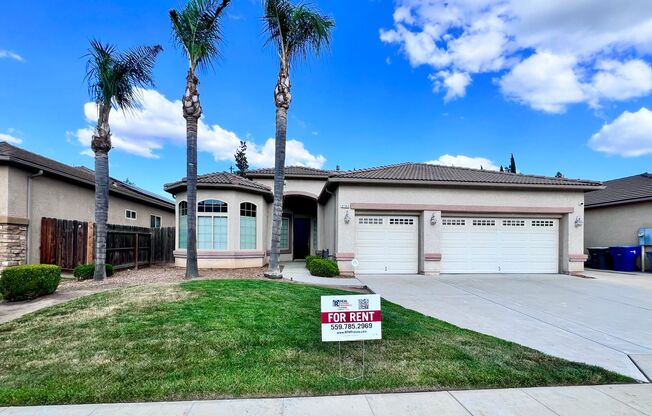 $2,895 Fowler & Church, Spacious 3 Bedroom Home with 3 Car Garage - Shirley Ave, Fresno