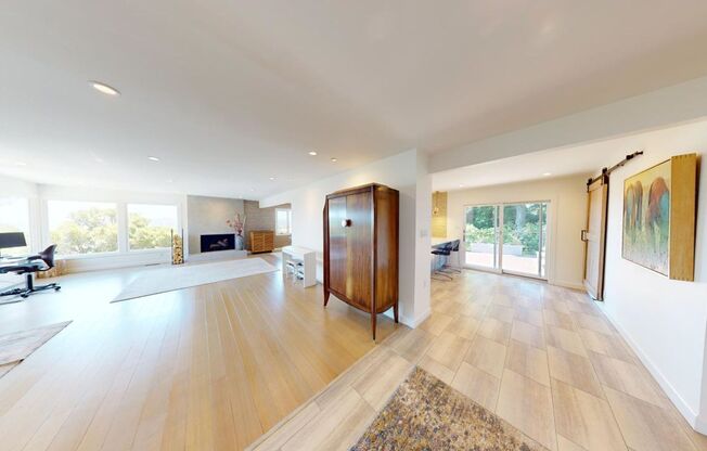 Elegant 4 Bedroom Greenbrae home with 280 Bay Views