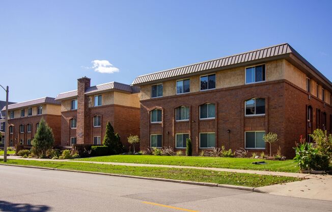 2 beds, 1 bath, 638 sqft, $1,350, Unit 131