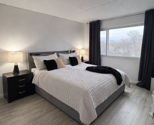 1 bed, 1 bath, 756 sqft, $2,500, Unit 720