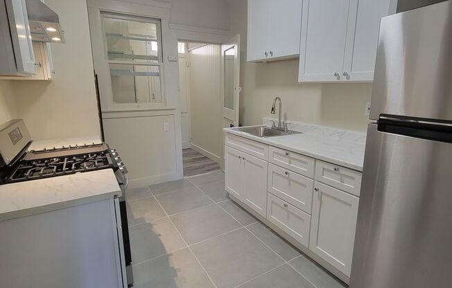 2 beds, 1 bath, $1,950