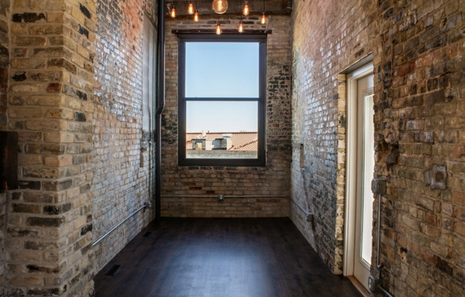 Finishing House