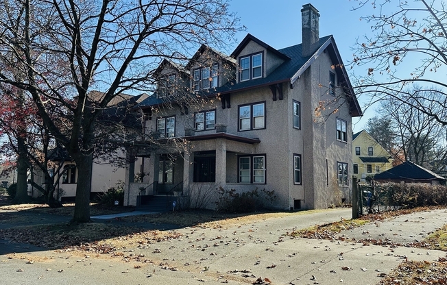 35 SPRUCELAND AVE