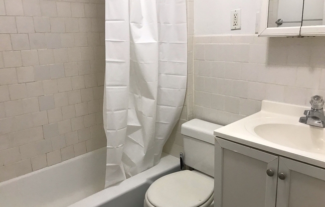 2 beds, 1 bath, $3,050, Unit B6