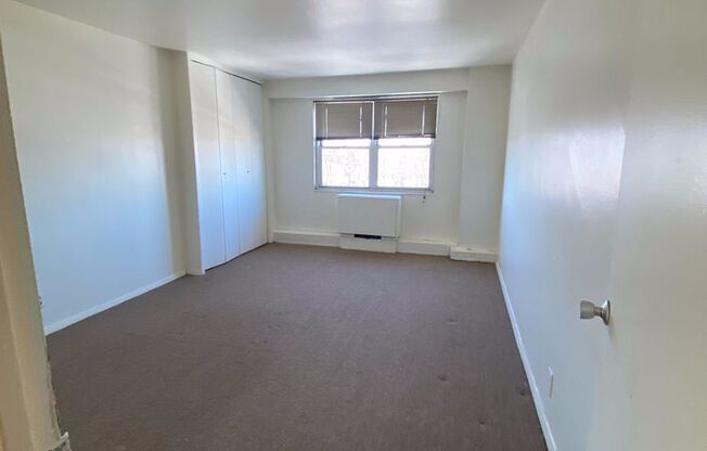 1 bed, 1 bath, $2,200, Unit 5D