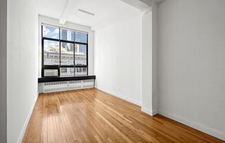12 E 22nd St #4E