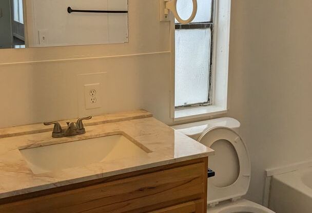 3 beds, 2 baths, 850 sqft, $1,295, Unit #3