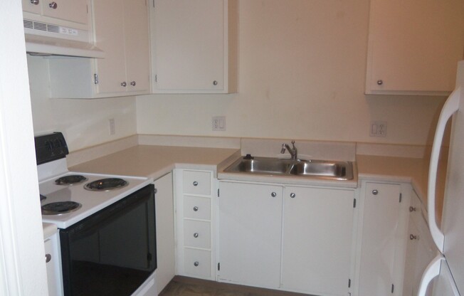 1 bed, 1 bath, 566 sqft, $1,277, Unit 137-213