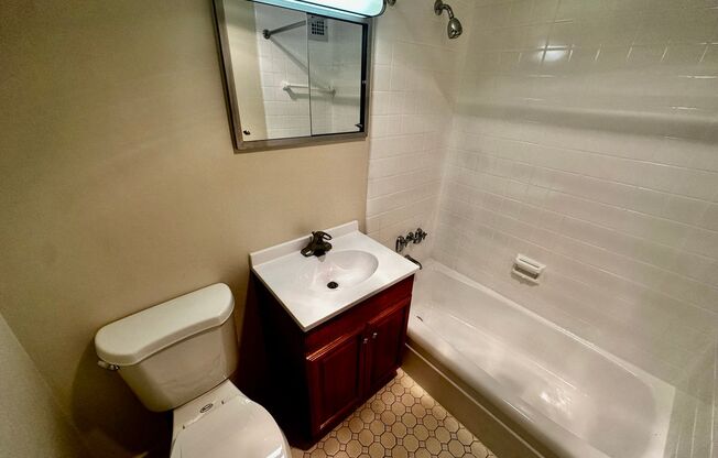 Studio, 1 bath, 460 sqft, $2,250, Unit 0205