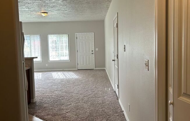 3 beds, 2 baths, 1,274 sqft, $1,995, Unit 307