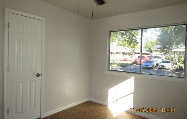 3 beds, 1 bath, $850