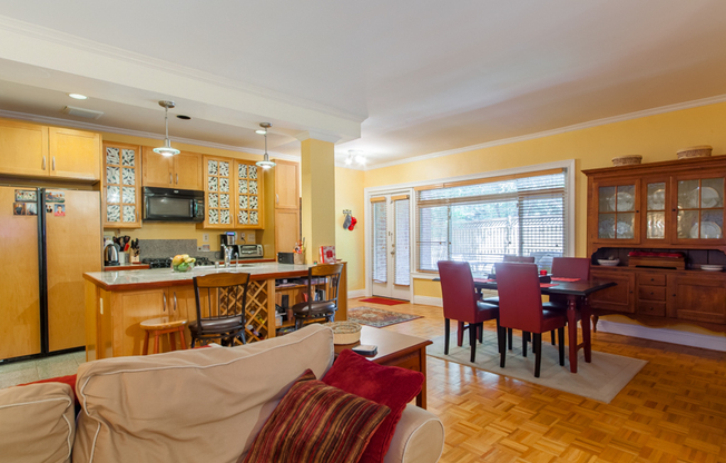 4114 Davis Place NW Unit 201