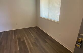 2 beds, 1 bath, $700, Unit Bldg 10 Apt H