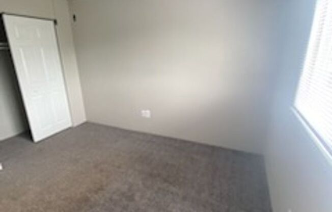 2 beds, 2 baths, 856 sqft, $920, Unit 2726-1210
