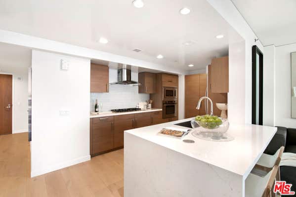 2 beds, 3 baths, 1,735 sqft, $7,500