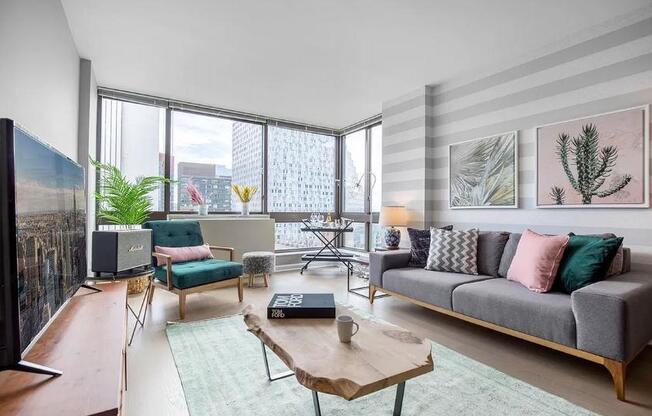 1 bed, 1 bath, $4,700, Unit 815