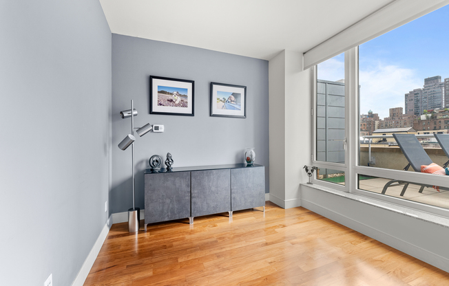1 bed, 2 baths, 940 sqft, $7,200, Unit 903